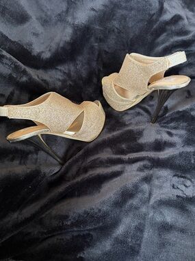 Steve Madden Gold Glitter Slingback Peep-Toe Heels